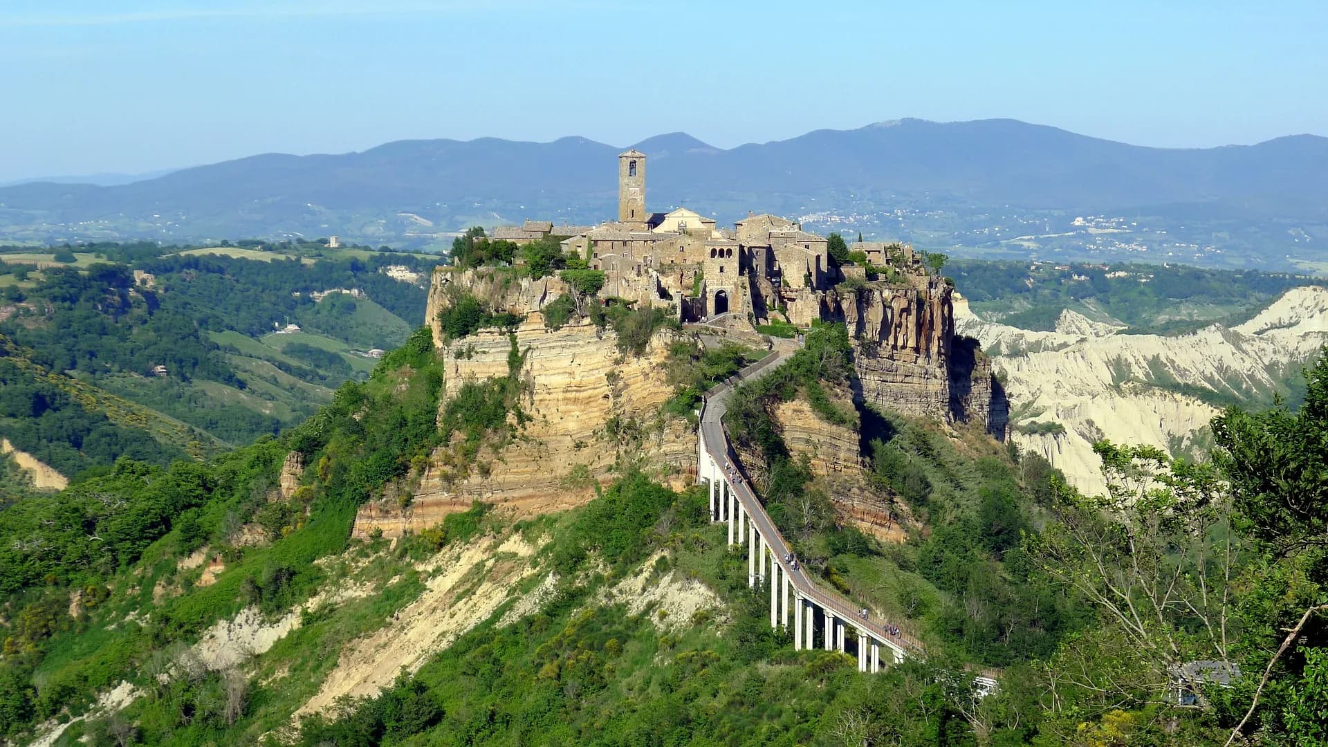 Civita di Bagnoregio: op Italiaanse kliffen